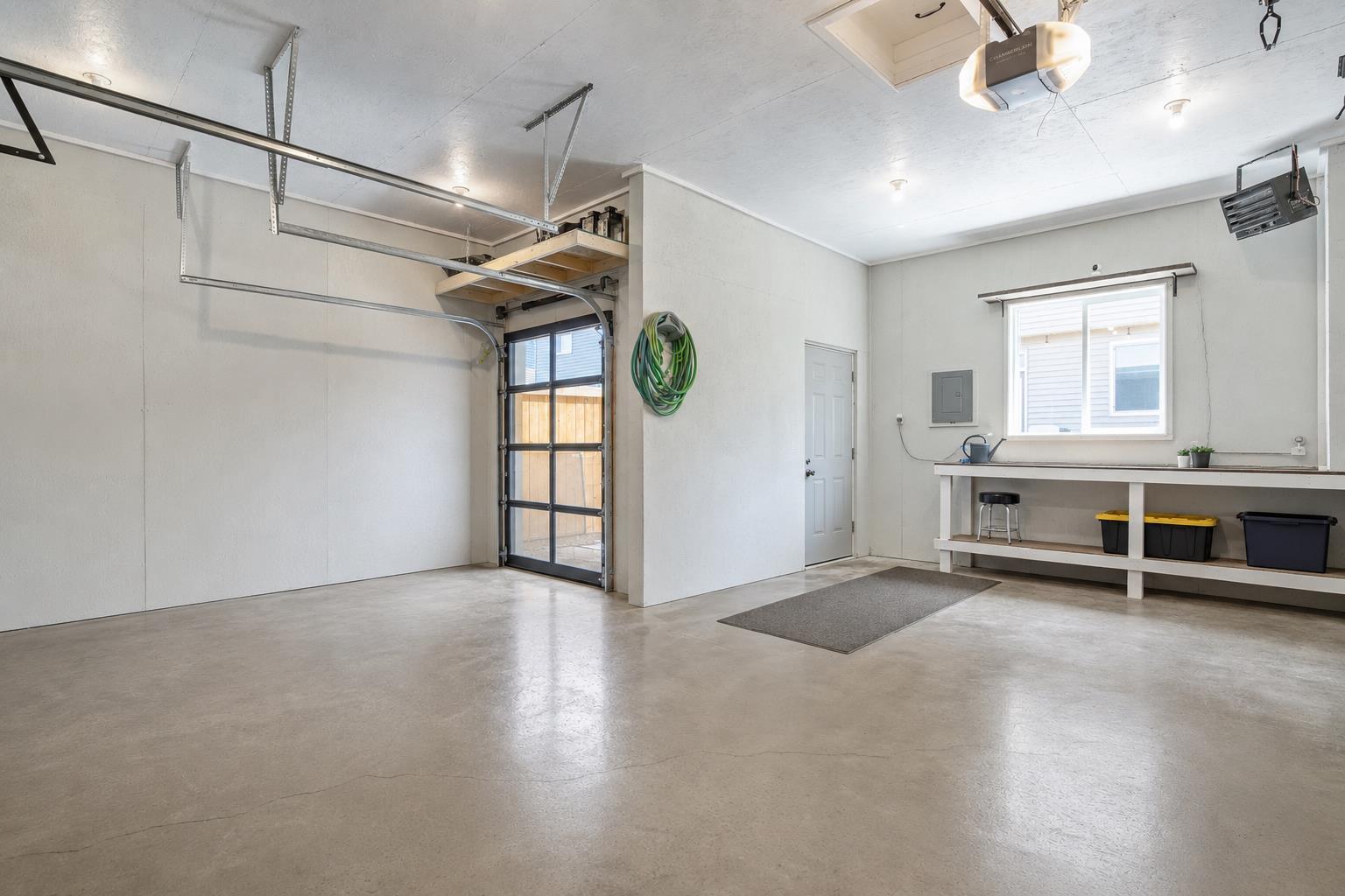 30 WOLF Crescent