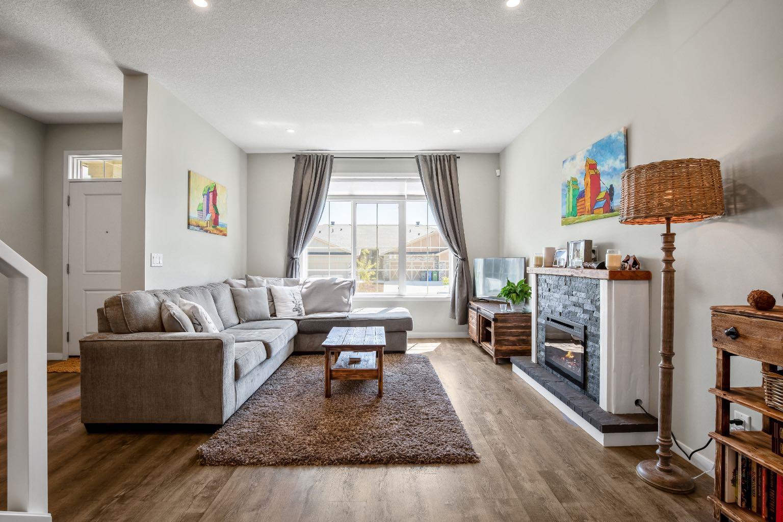 30 WOLF Crescent