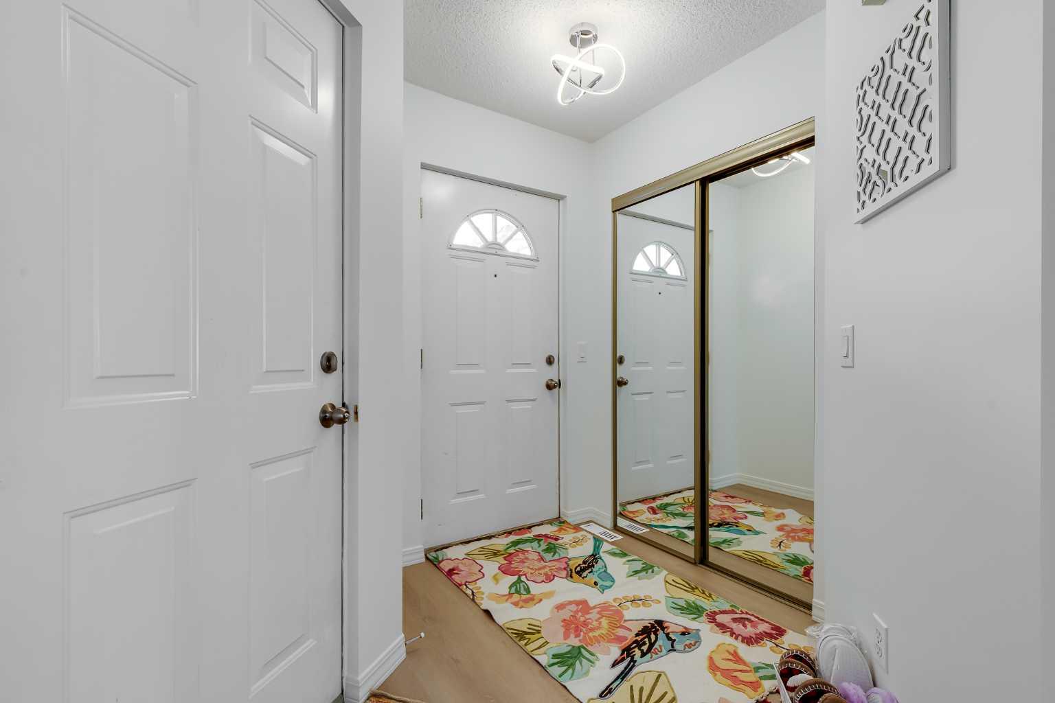 33 Sandpiper Lane NW