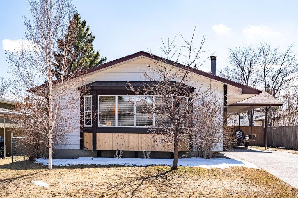 Photo of 1523 110 Avenue SW, Calgary, AB T2W 0E2 (MLS # A2304946)