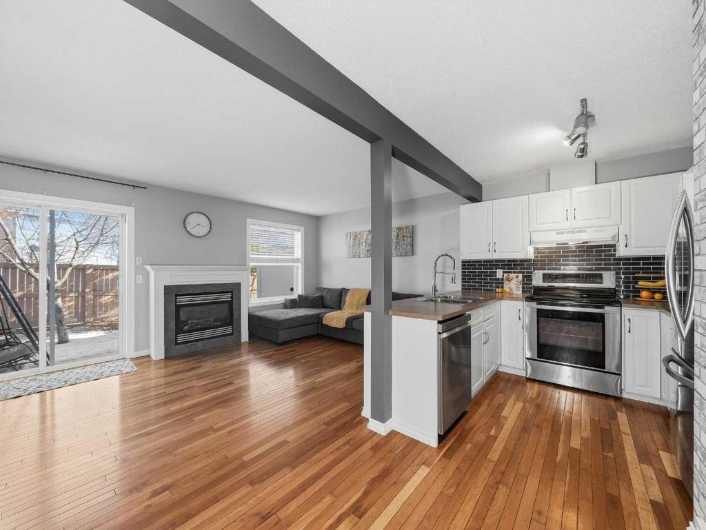 Photo of 101 Everstone Place SW, Calgary, AB T2Y 4H7 (MLS # A2300696)