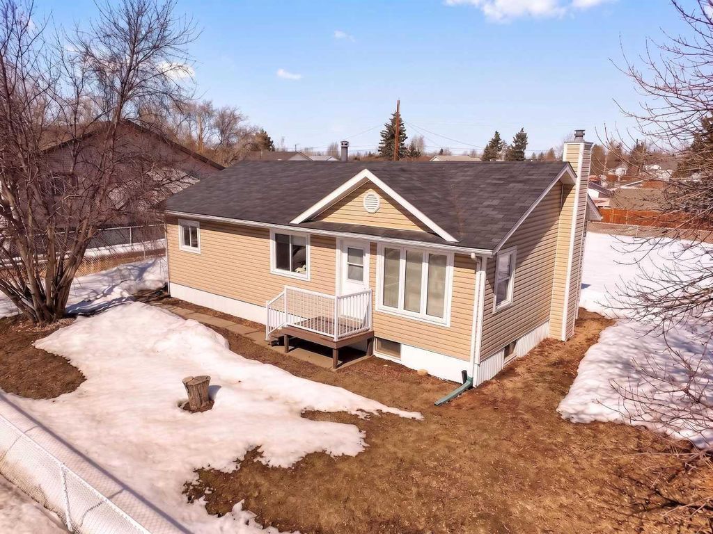 Photo of 10202 101 Avenue, La Crete, AB T0H 2H0 (MLS # A2305525)