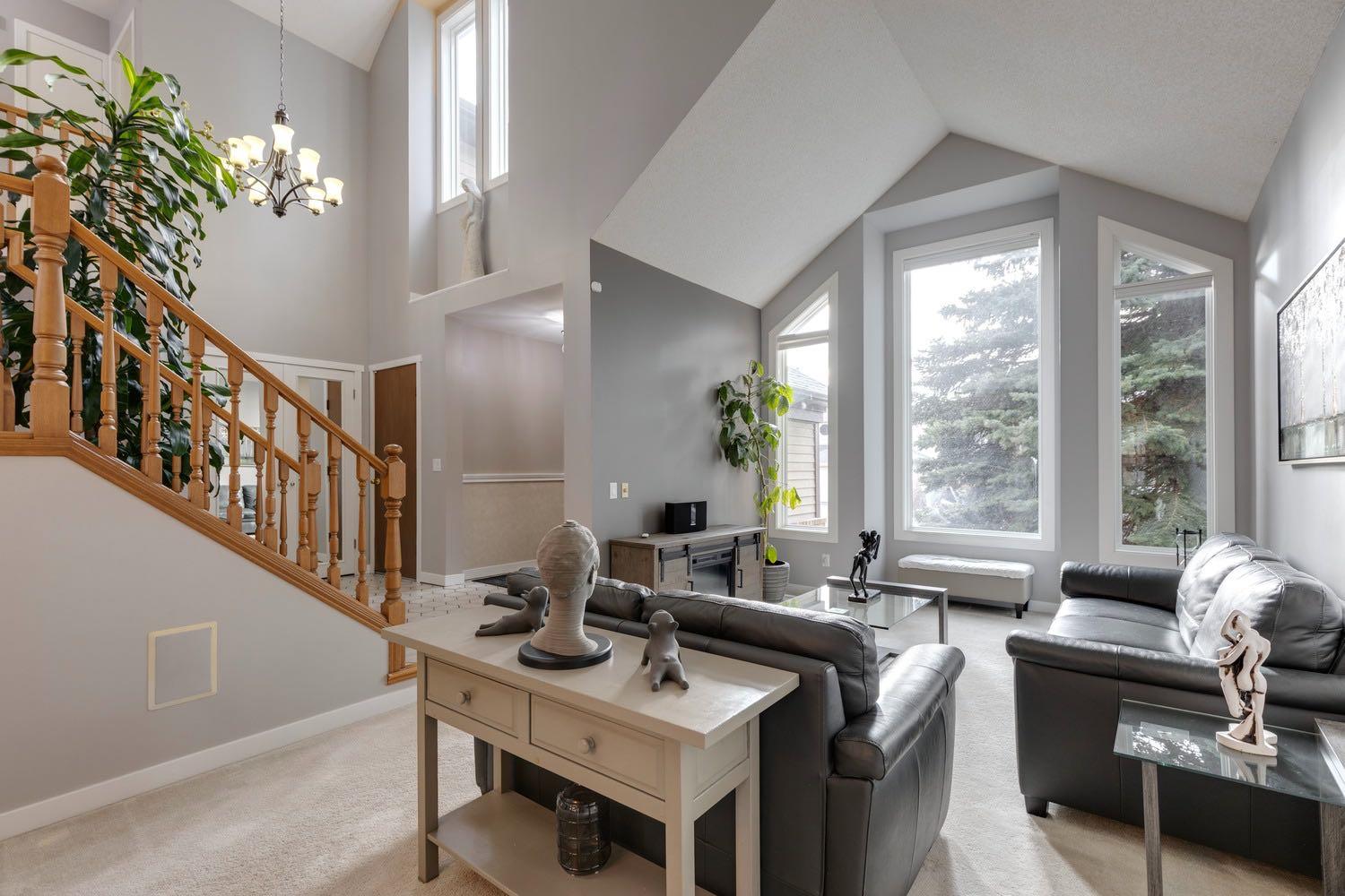 139 Wood Valley Rise SW