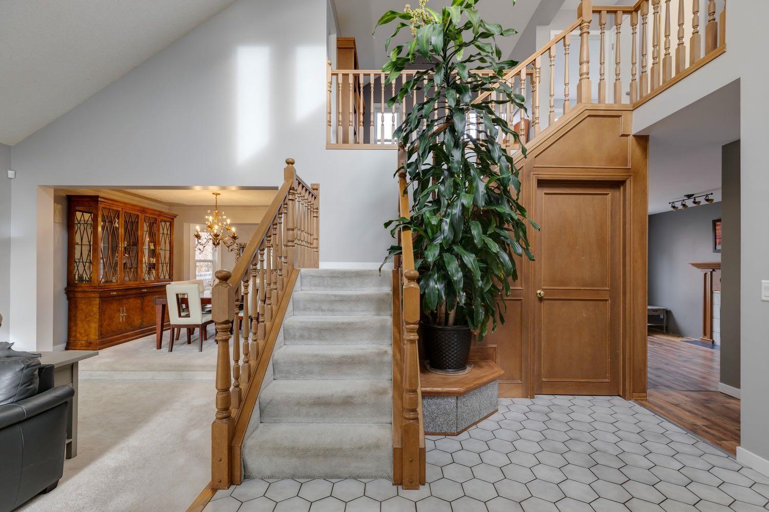 139 Wood Valley Rise SW