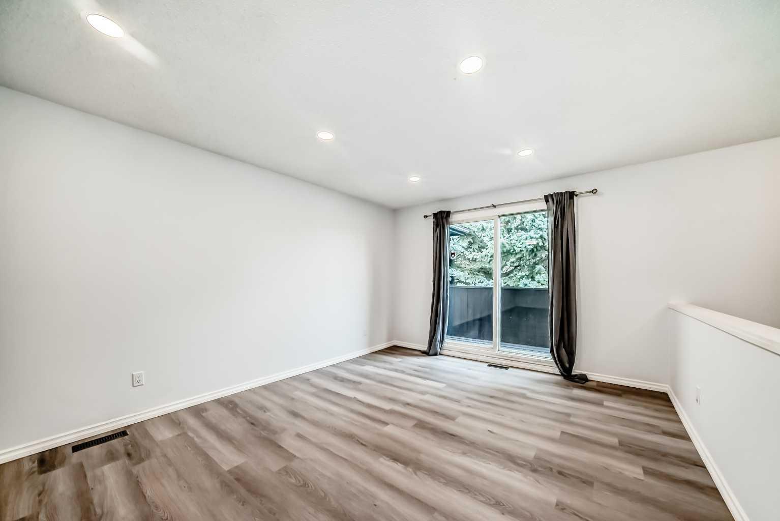 81 Bearberry Close NW