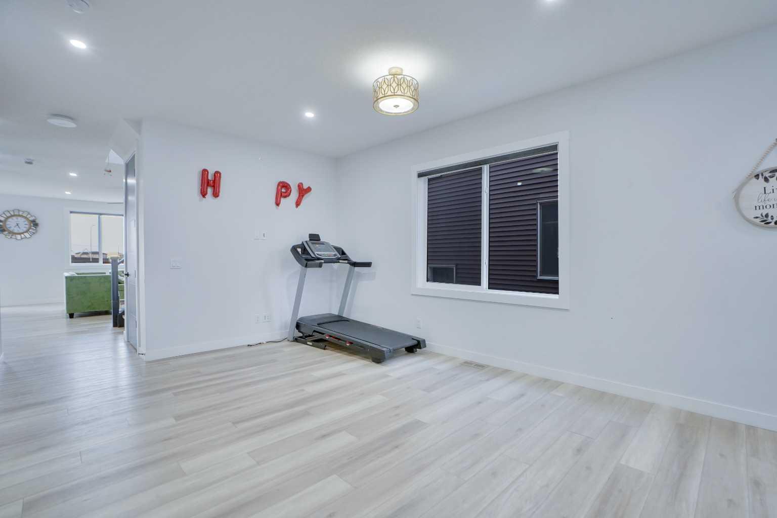 871 Corner Meadows Way NE