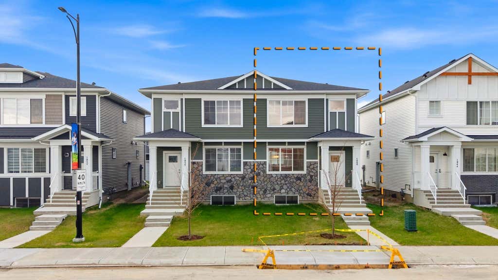 Photo of 1060 West Lakeview Drive, Chestermere, AB T1X 2T3 (MLS # A2314427)