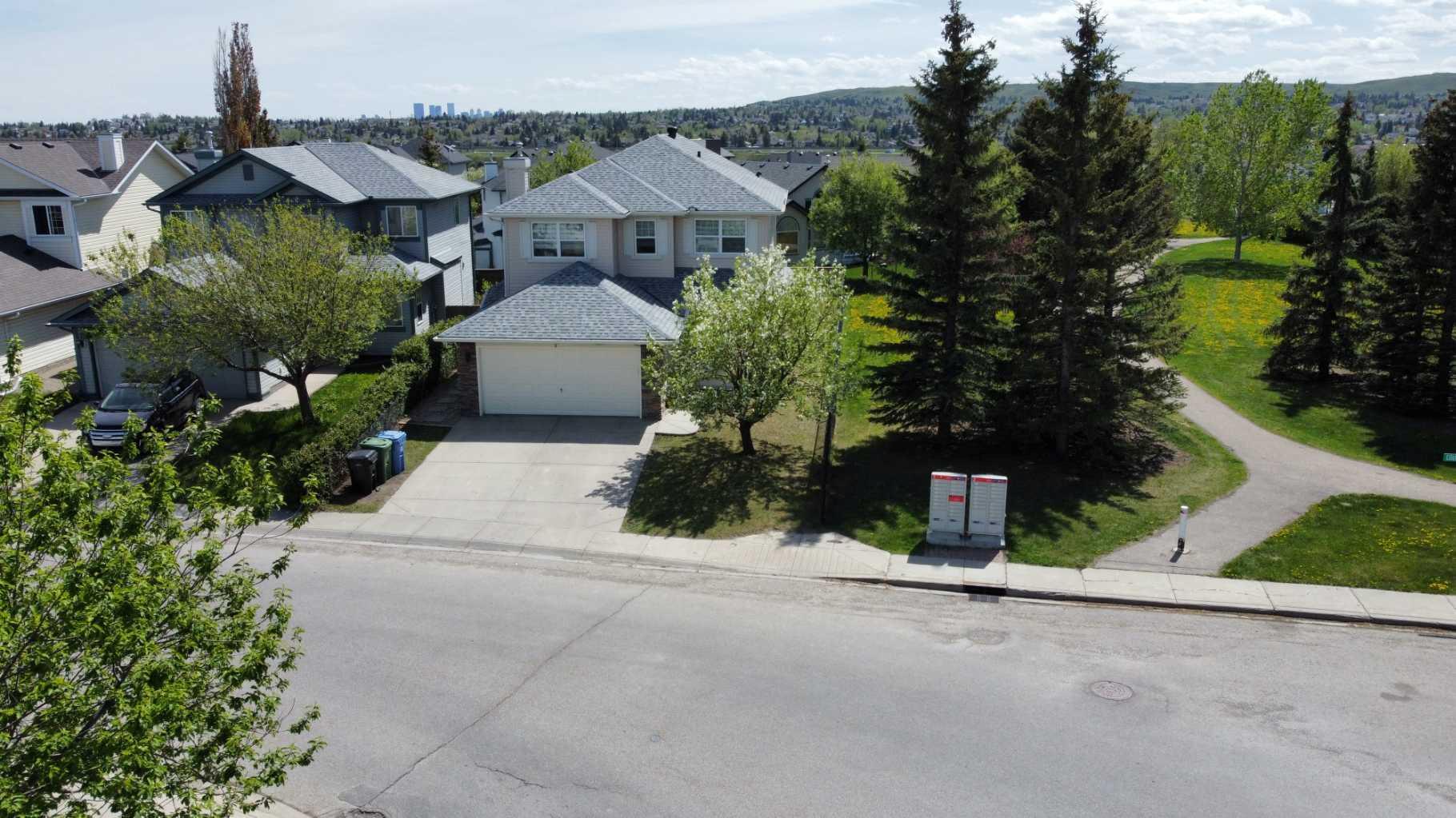 7 Country Hills Park NW