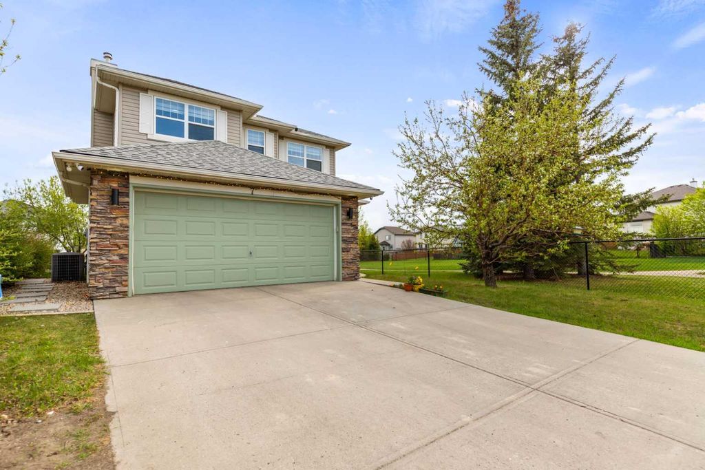 Photo of 7 Country Hills Park NW, Calgary, AB T3K 5C8 (MLS # A2311886)