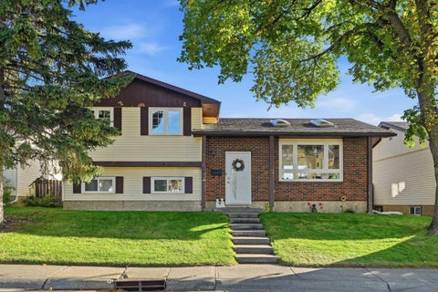 Photo of 4615 31 Avenue NE, Calgary, AB T1Y 1G8 (MLS # A2349653)