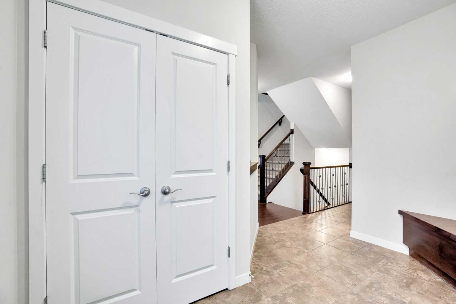 16 Silverado Skies Lane SW