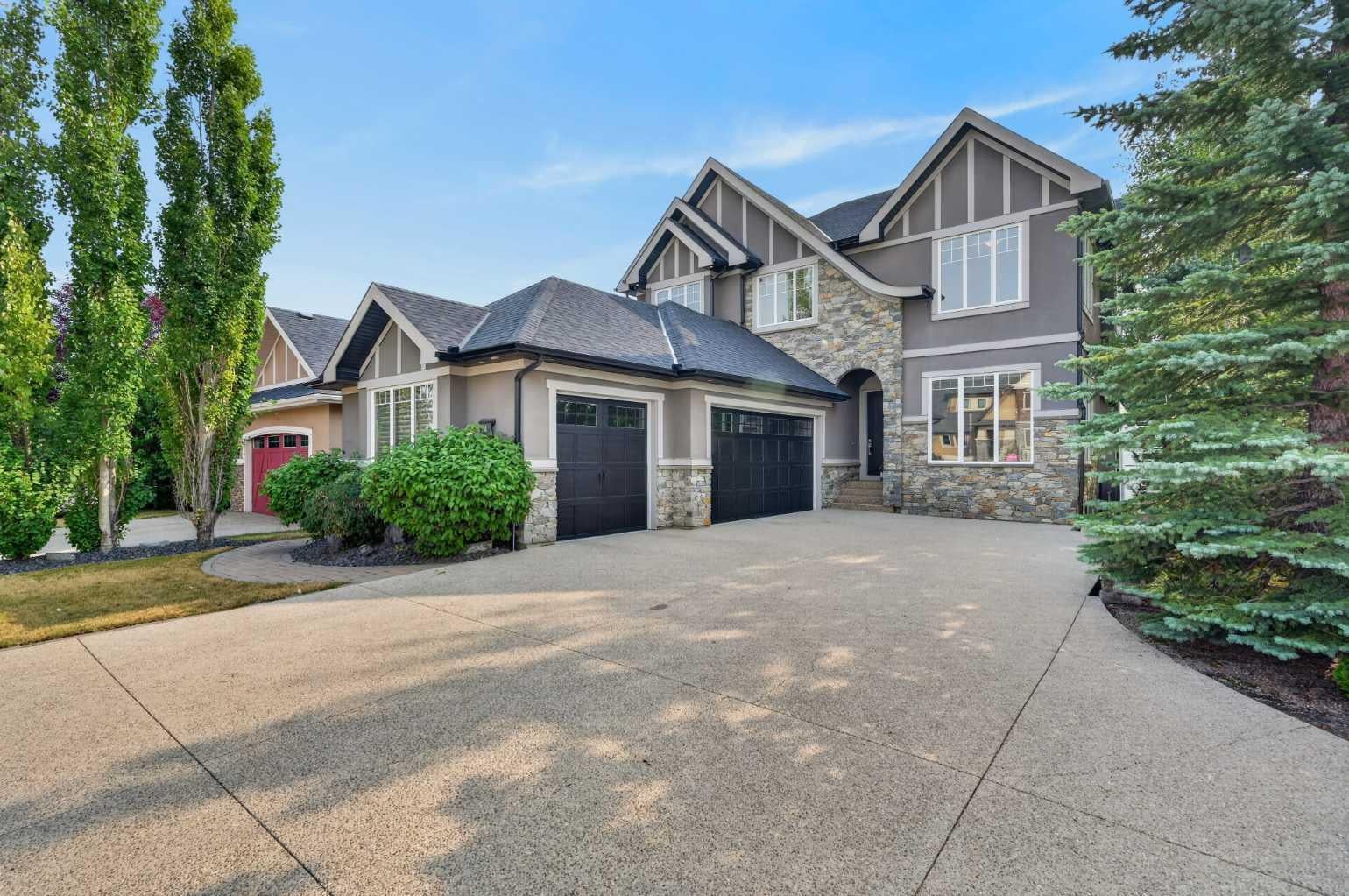 4 Aspen Cliff Close SW