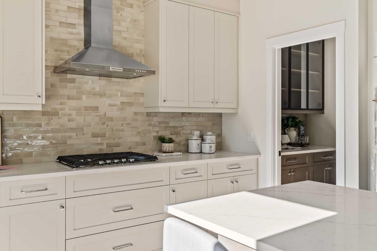 155 Chinook Winds Manor SW