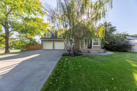 1919 14 Street Didsbury AB T0M 0W0