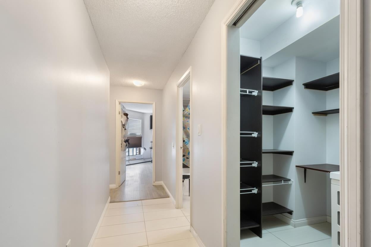 1900 25A Street SW 408