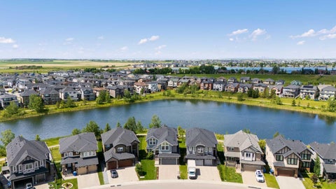Photo of 148 Kinniburgh Loop, Chestermere, AB T1X 0V1 (MLS # A2343616)