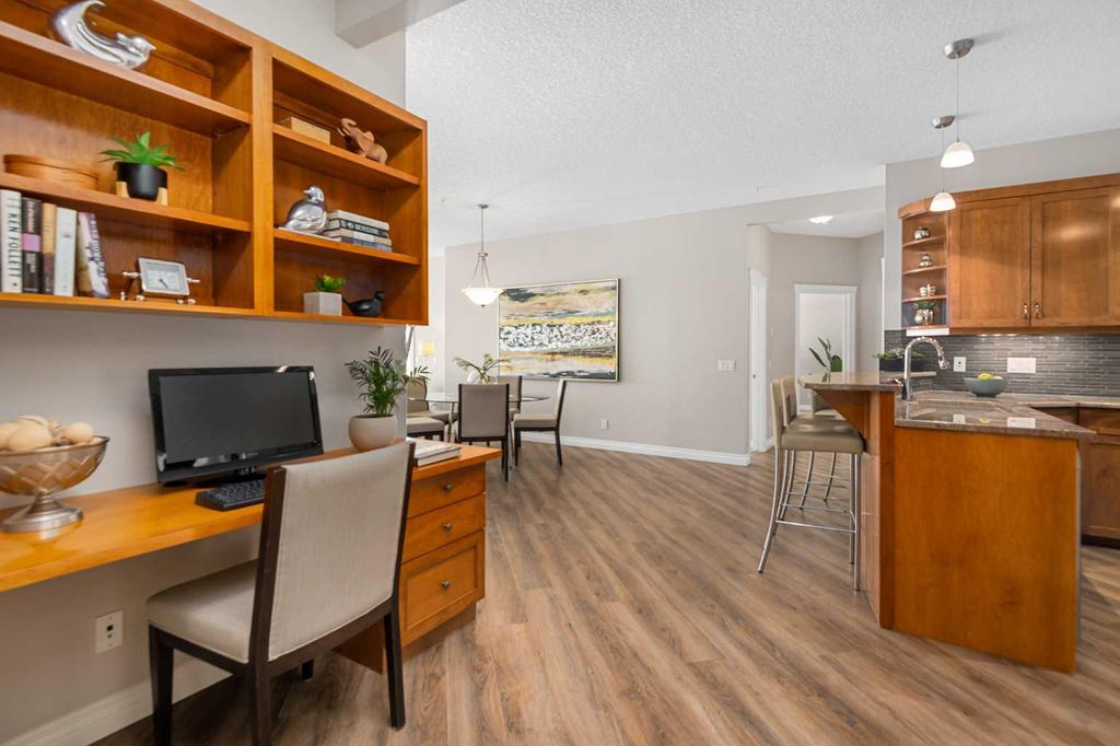 Photo of 14 Hemlock Crescent SW #7204, Calgary, AB T3C 2Z1 (MLS # A2305964)