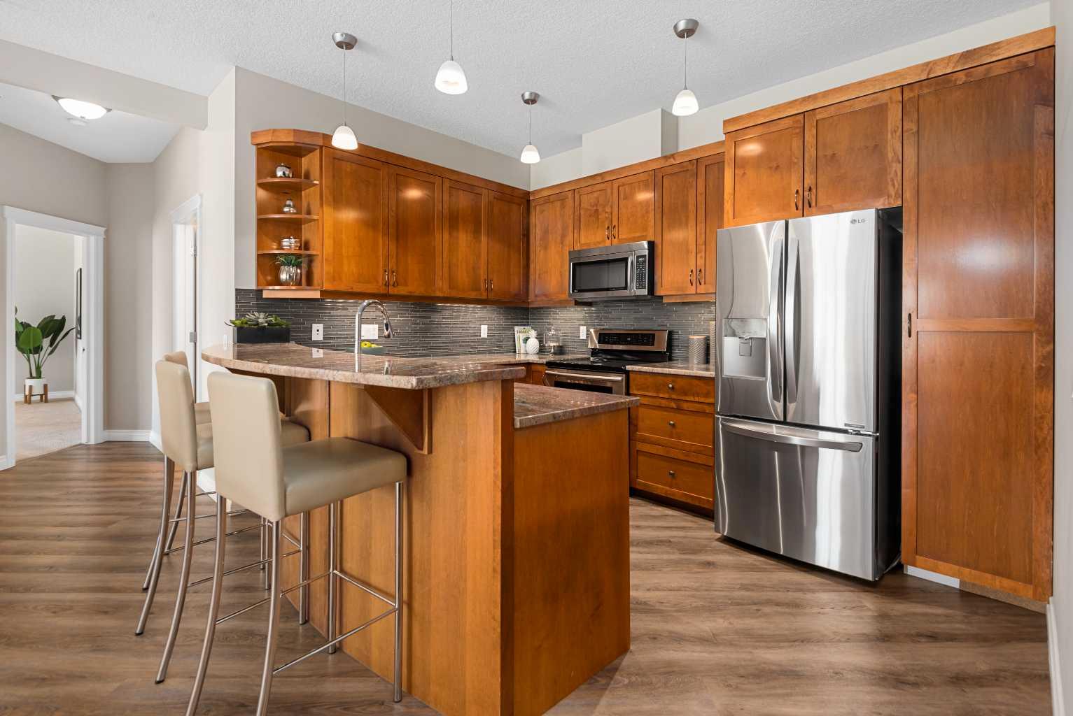14 Hemlock Crescent SW 7204
