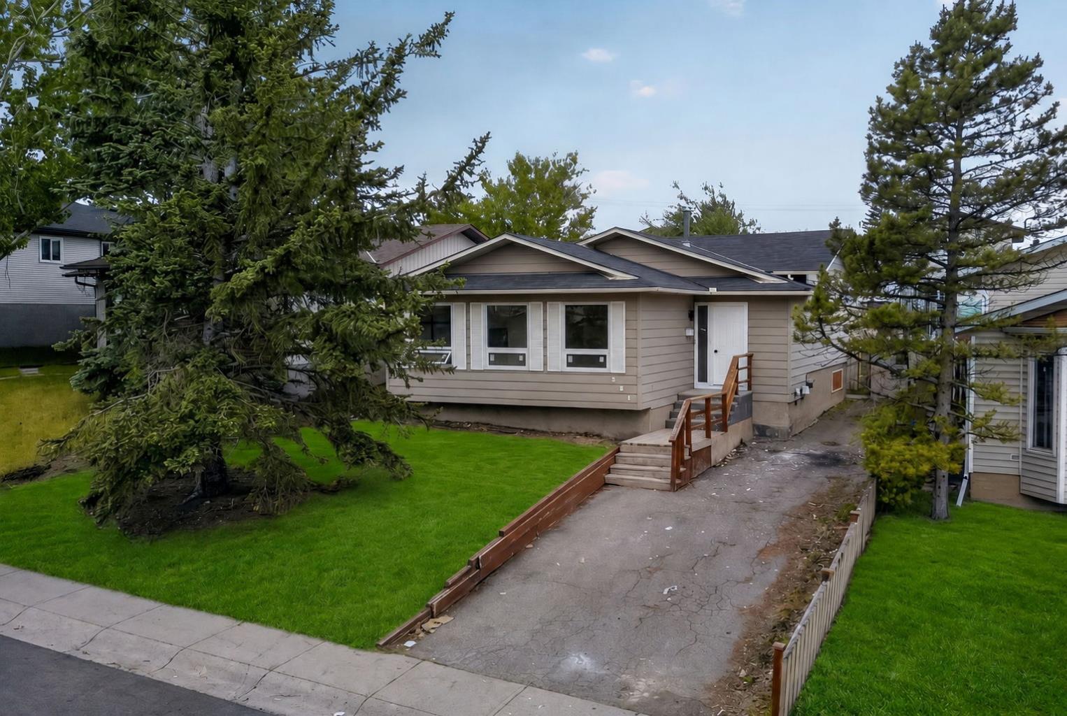 304 Beddington Circle NE