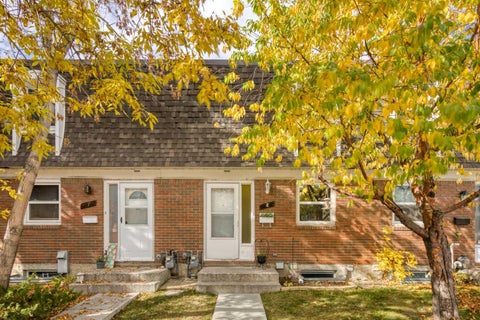 Photo of 330 Canterbury Drive SW #8, Calgary, AB T2W 1H6 (MLS # A2348971)