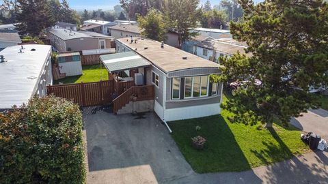 312 Aurora Drive High River AB T1V 1J6