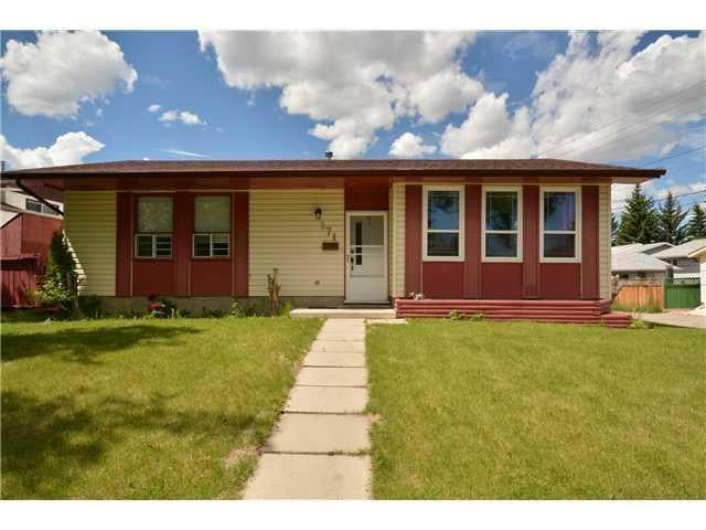 Photo of 371 Whiteview Road NE, Calgary, AB T1Y 1P7 (MLS # A2351705)