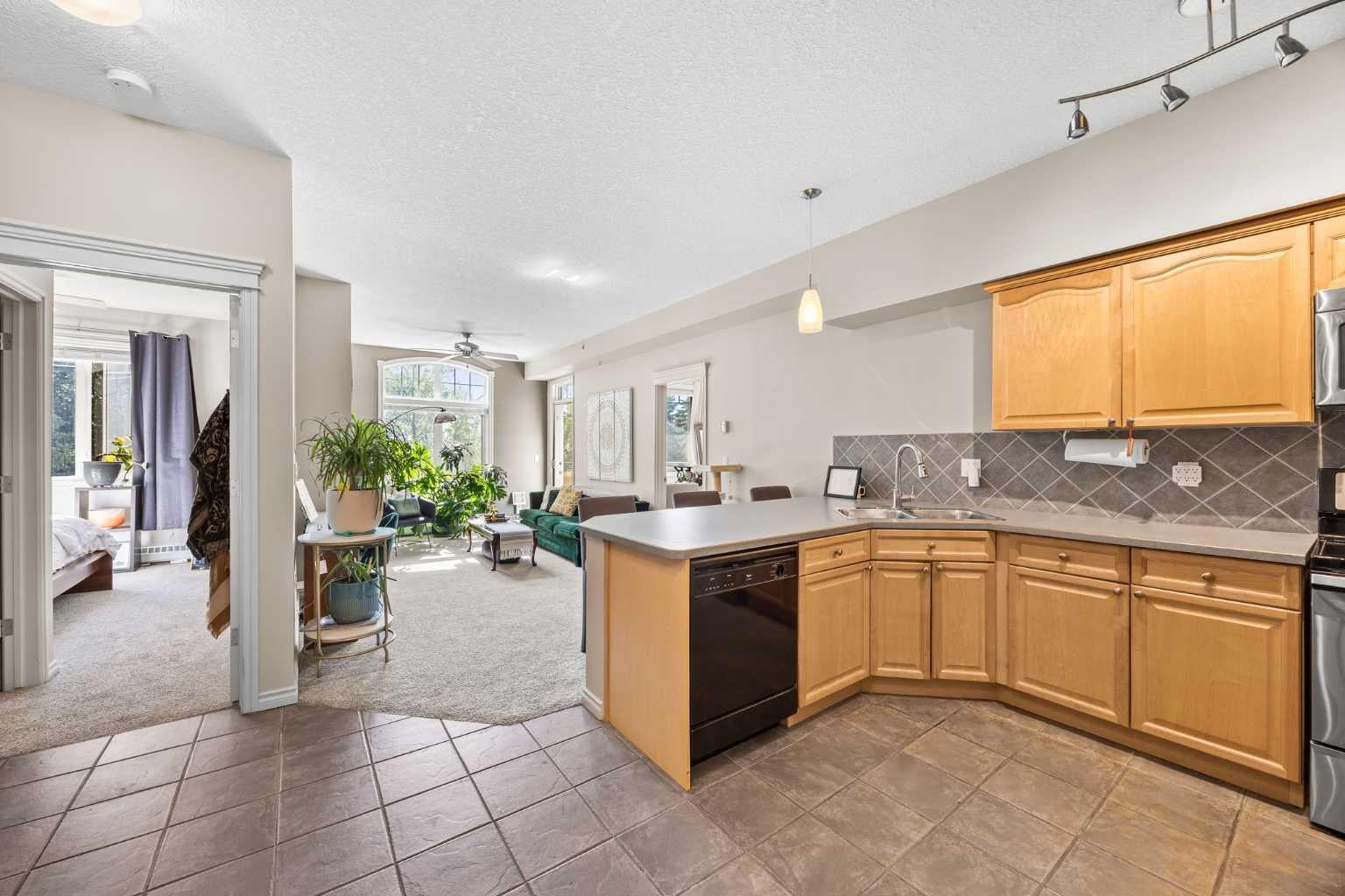 1888 Signature Park SW 1206