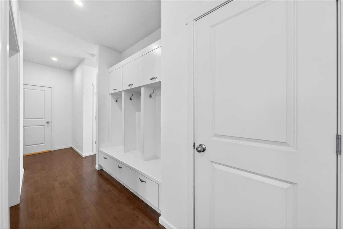 20 Nolancrest Green NW