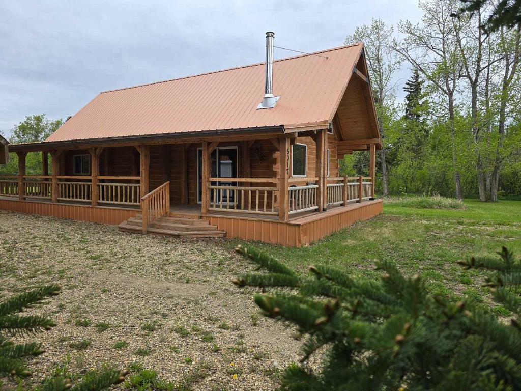 Photo of 5017 50 Avenue, Berwyn, AB T0H 0E0 (MLS # A2341161)