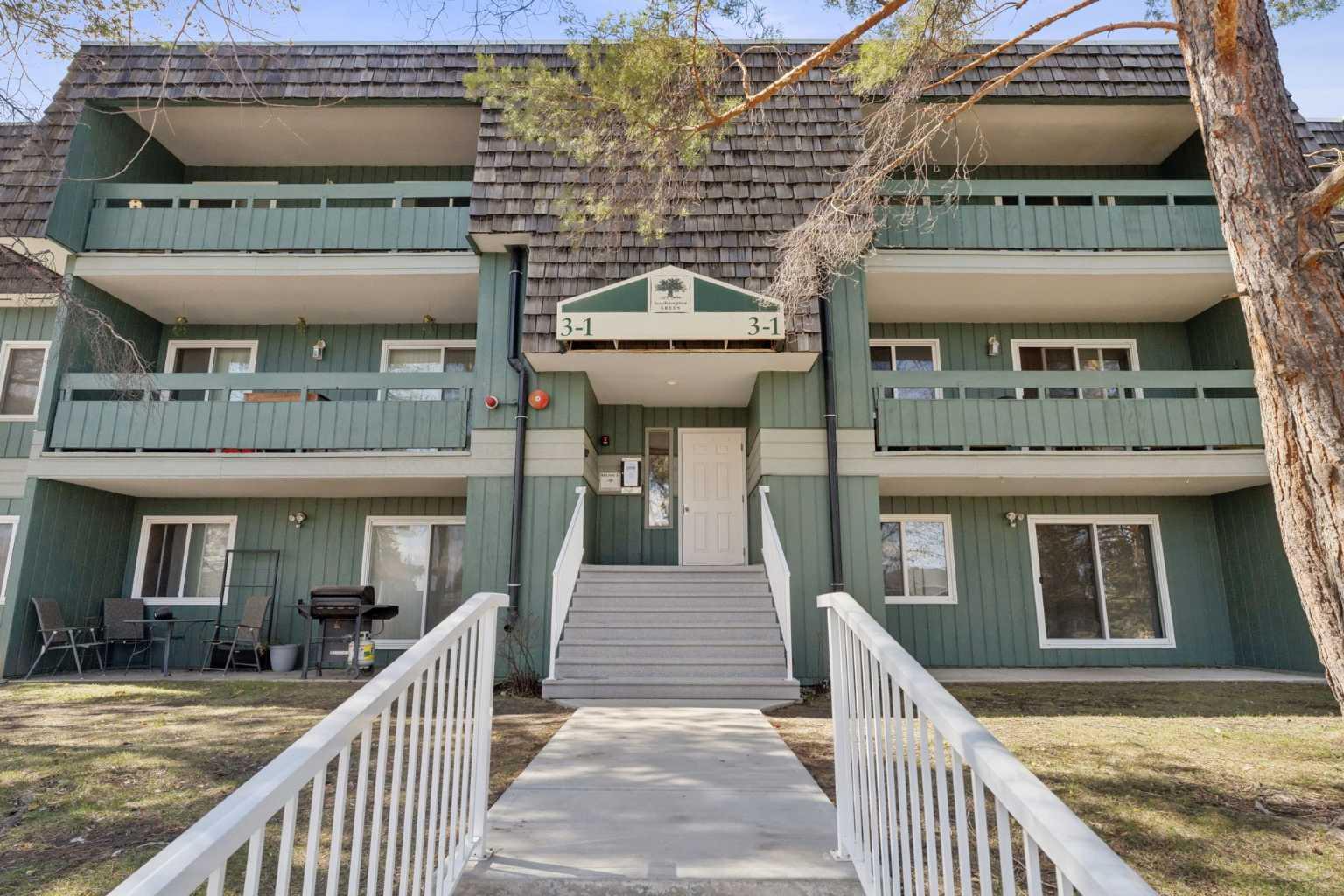 315 Southampton Drive SW 3202