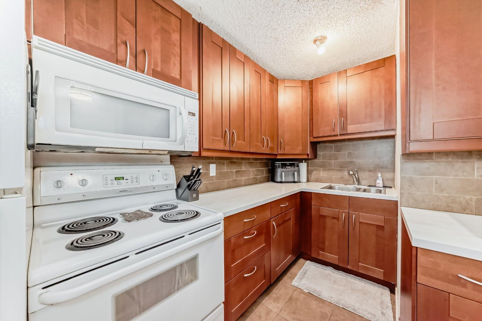 11240 6 Street SW 11