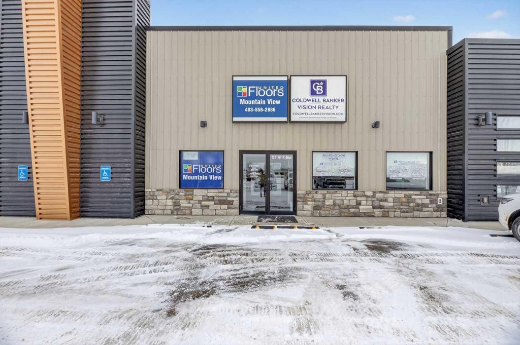 Photo of 6116 46 Street #101, Olds, AB T4H 1M6 (MLS # A2292327)