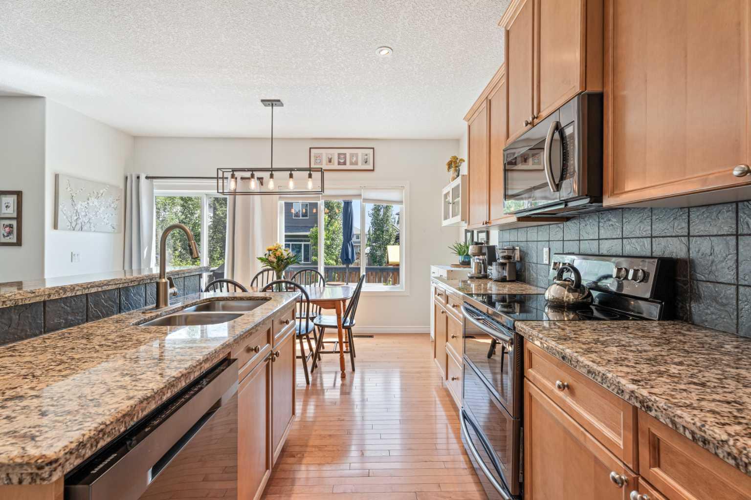 7 Crystal Green Way