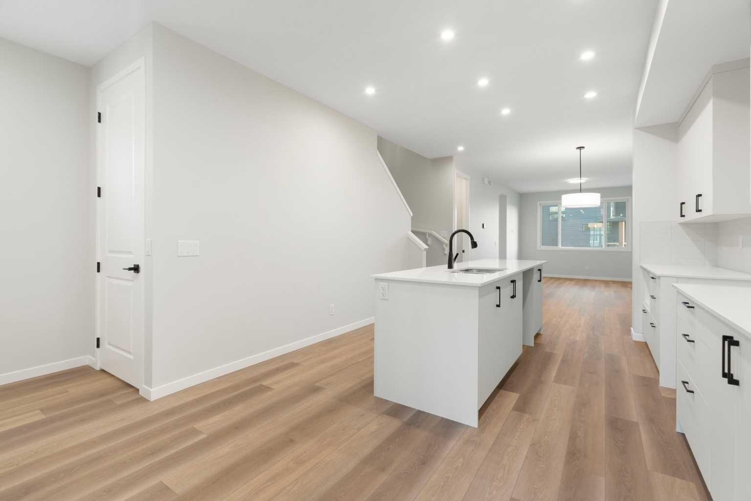 552 Rowmont Boulevard NW