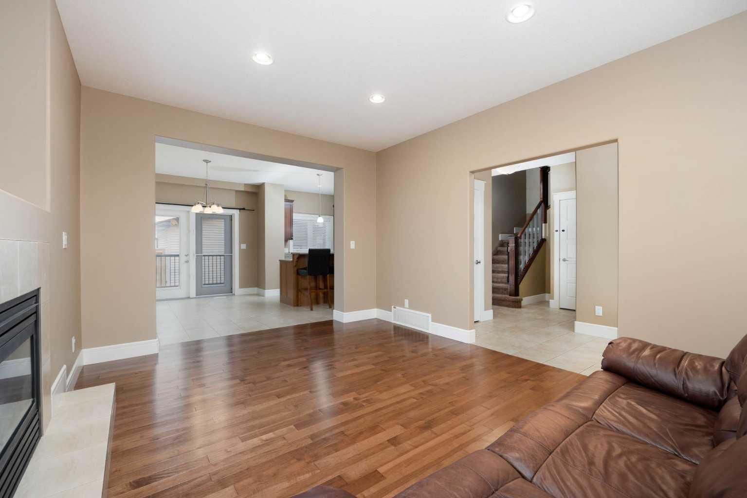 197 Snowy Owl Way NW