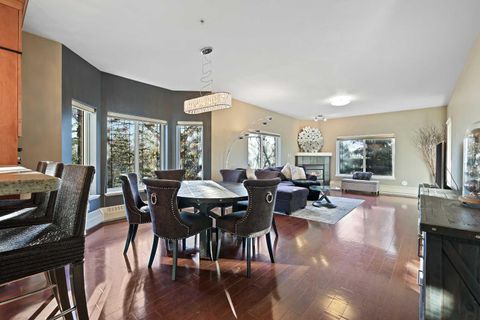 10 Discovery Ridge Close SW 332 Calgary AB T3H 5X3