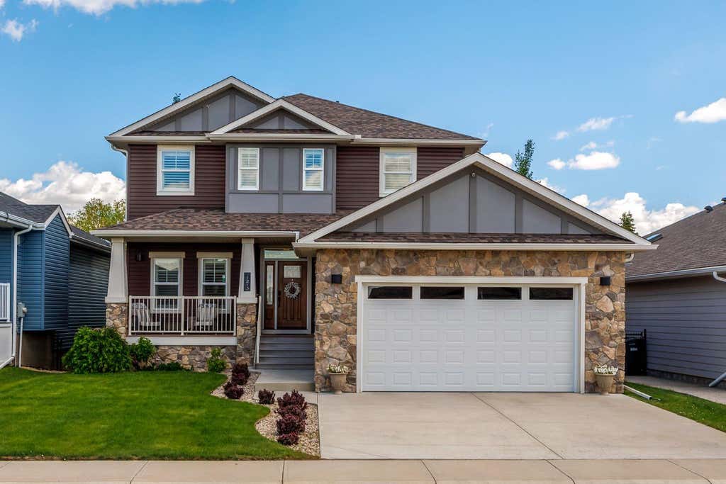 Photo of 1213 Hillcrest Manor Estates, Strathmore, AB T1P 0B9 (MLS # A2323498)