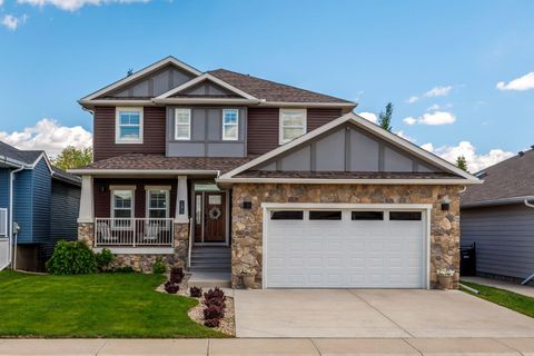 Photo of 1213 Hillcrest Manor Estates, Strathmore, AB T1P 0B9 (MLS # A2323498)