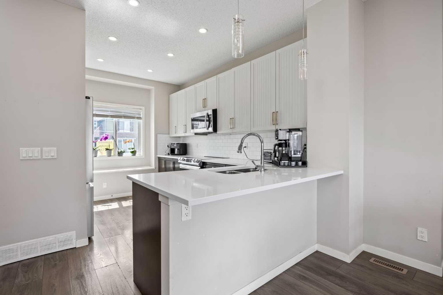 336 Marquis Heights SE