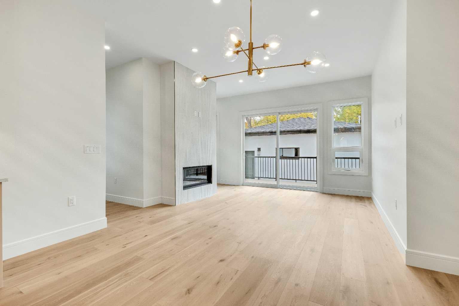 1906 5 Street NE