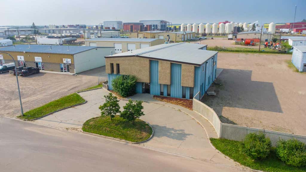 Photo of 5106 63 Street, Lloydminster, AB T9V 2E6 (MLS # A2331182)