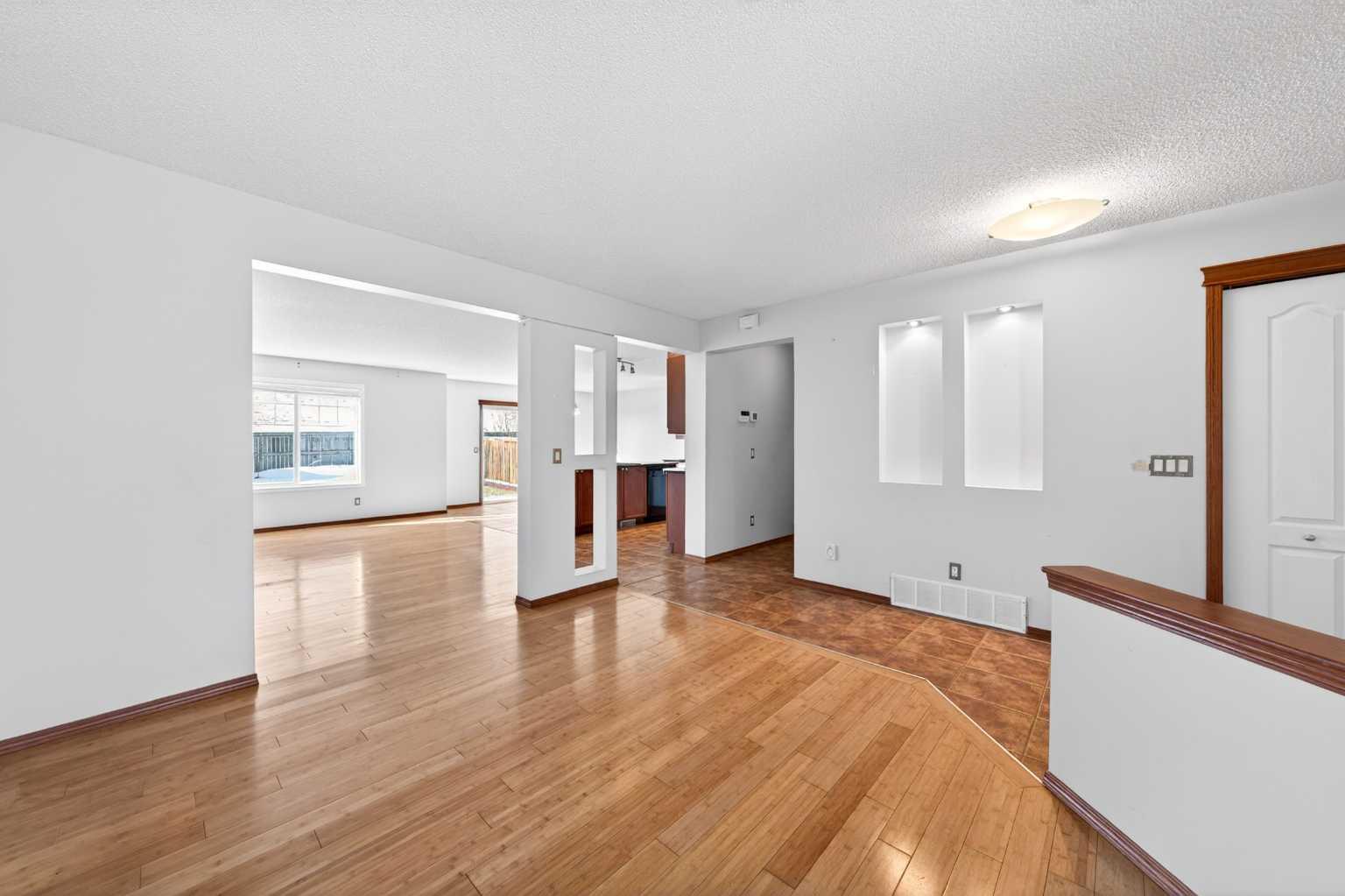 172 Kincora Drive NW