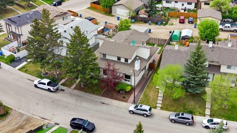 Photo of 85 Cedarwood Hill SW, Calgary, AB T2W 3H4 (MLS # A2313508)