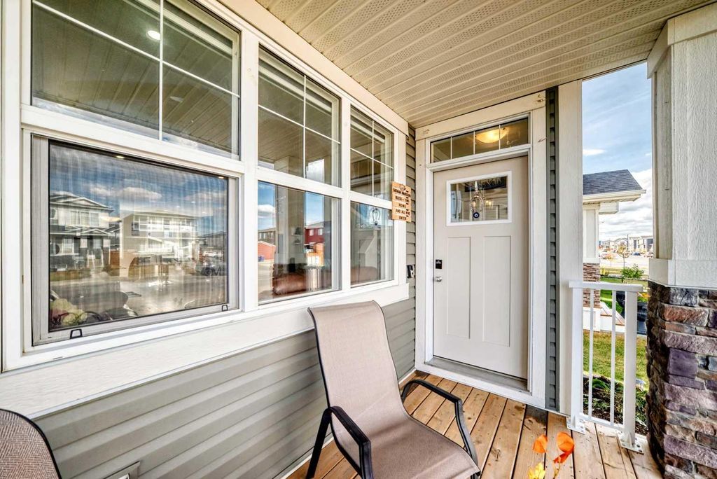 Photo of 868 WEST LAKEVIEW Drive, Chestermere, AB T1X 1Z5 (MLS # A2261148)