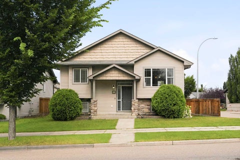 Photo of 95 Inglewood Drive, Red Deer, AB T4R 0B2 (MLS # A2337574)