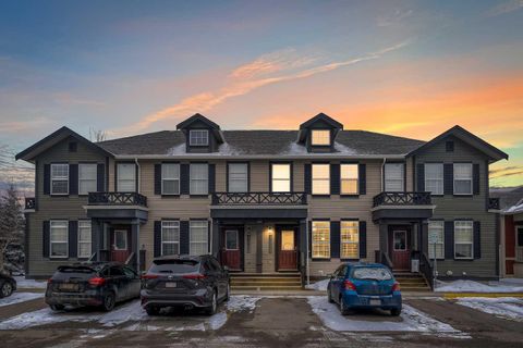 1001 8 Street NW 1002 Airdrie AB T4B 0W3