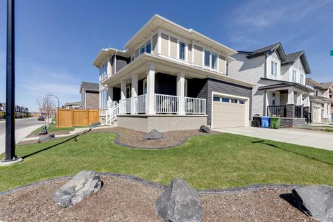 Photo of 28 Carringwood Close NW, Calgary, AB T3P 2A9 (MLS # A2310308)