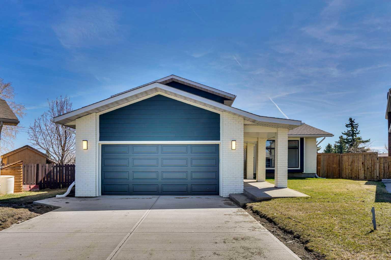 248 Madeira Place NE