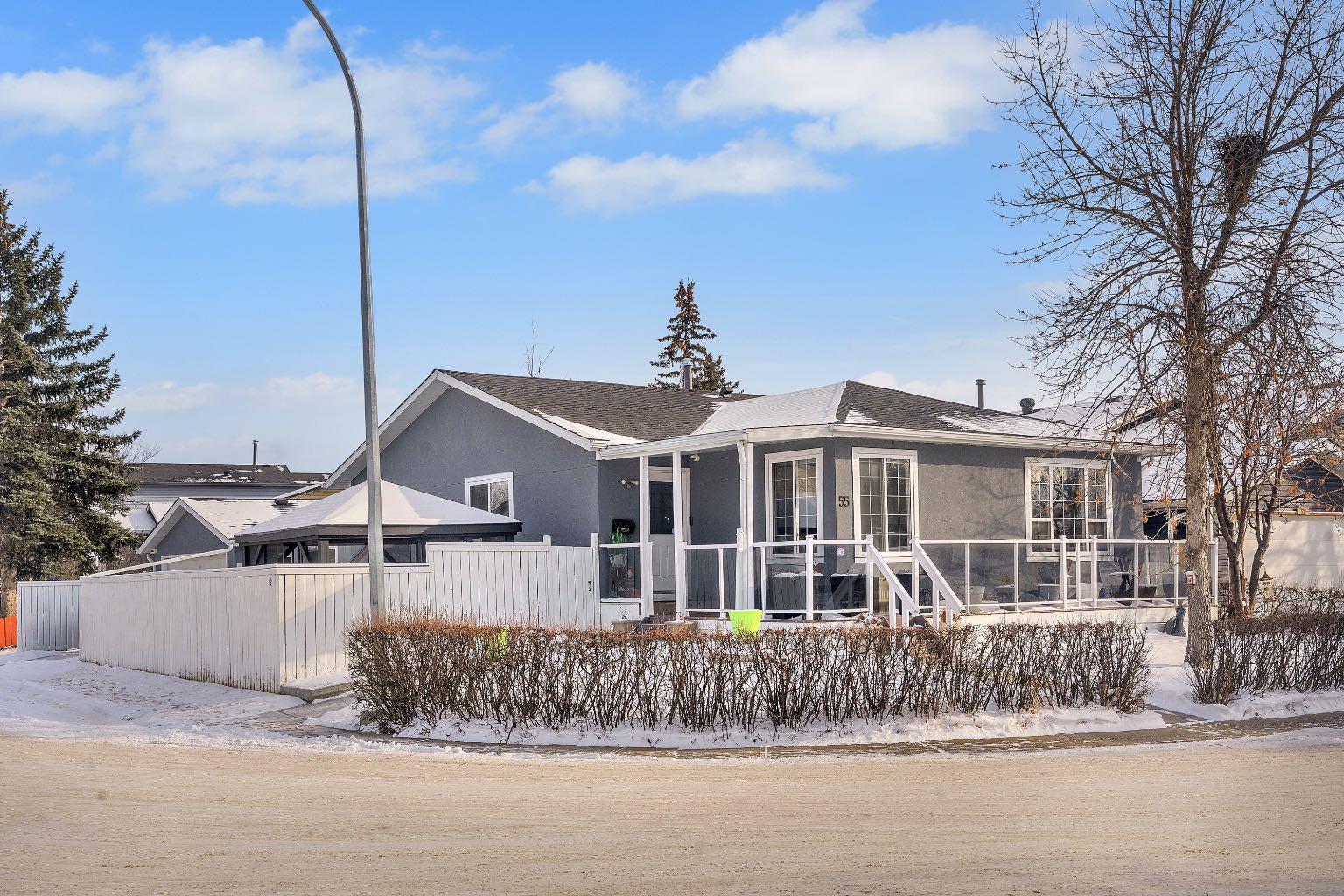 55 Castleglen Way NE