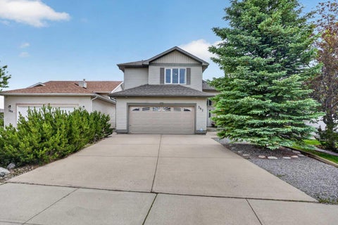 Photo of 382 Heritage Boulevard W, Lethbridge, AB T1K 7M5 (MLS # A2321851)